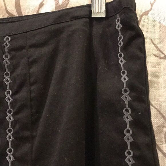 Coupe Collection Black Embroidered Skirt - Size 9 - Picture 3 of 7